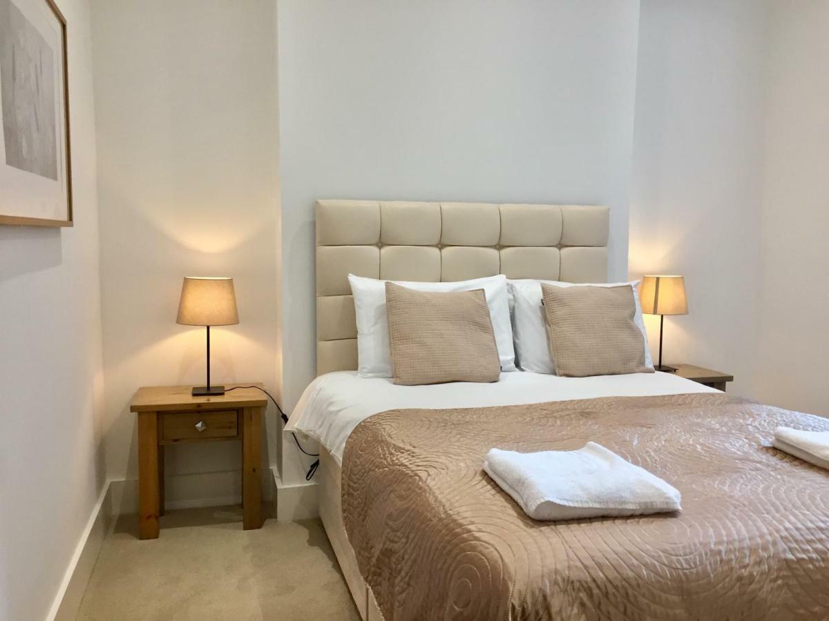 Stylish Apartment In Victoria Лондон Экстерьер фото