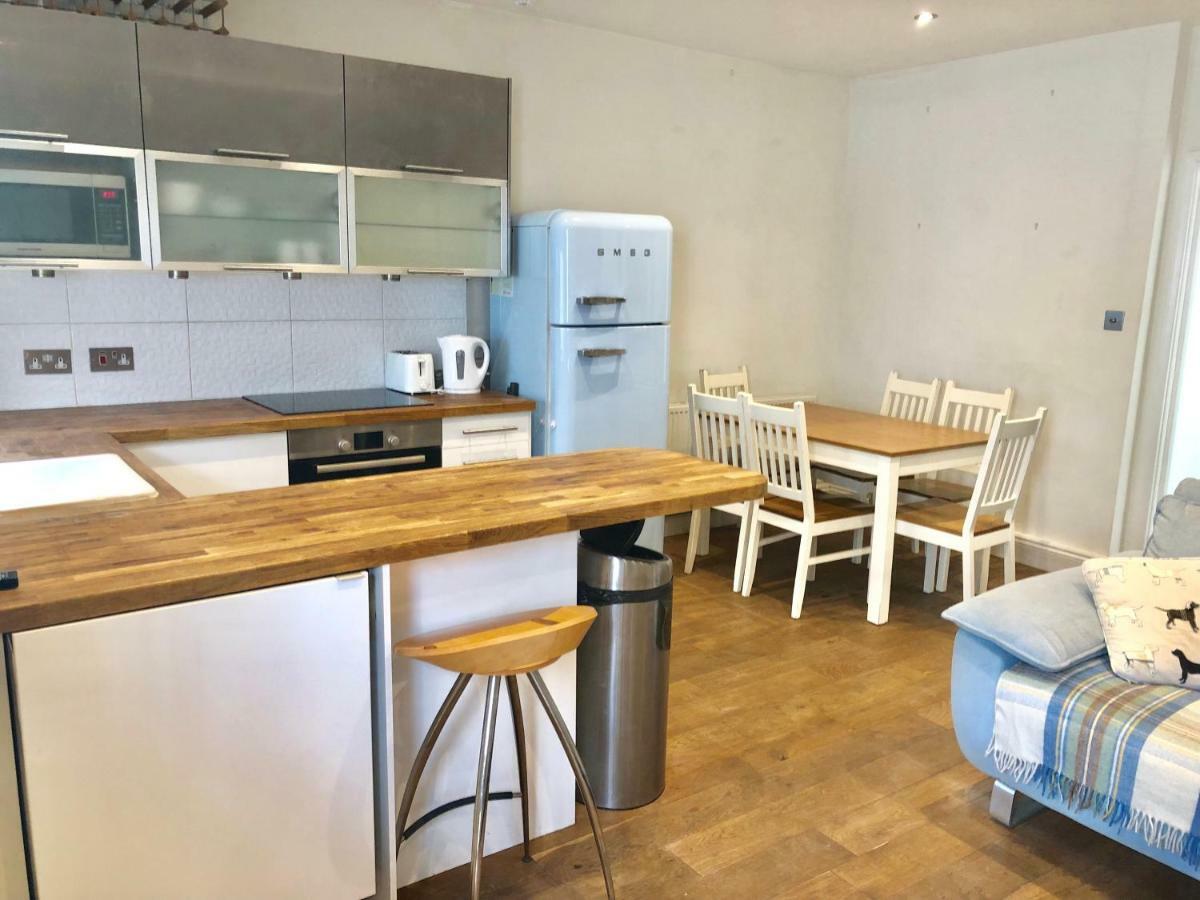 Stylish Apartment In Victoria Лондон Экстерьер фото